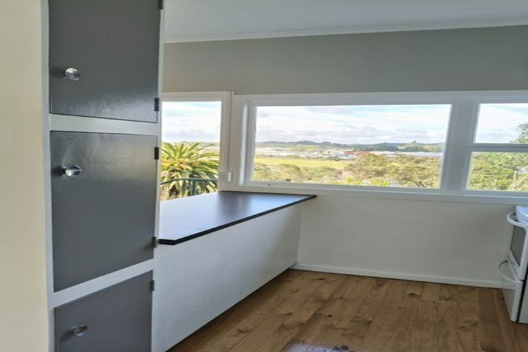 Photo of property in 18 Punga Grove Avenue, Riverside, Whangarei, 0112