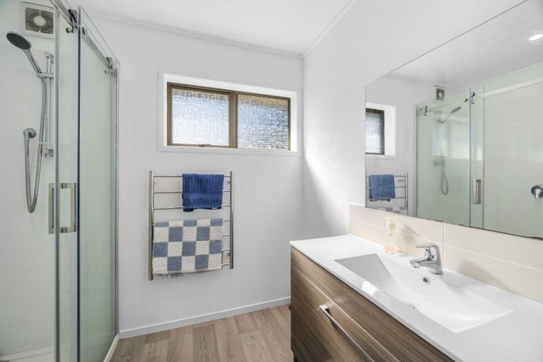 Photo of property in 36b Grand Vue Road, Kawaha Point, Rotorua, 3010