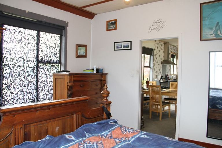 Photo of property in 5 Mcvicar Street, Tuatapere, 9620