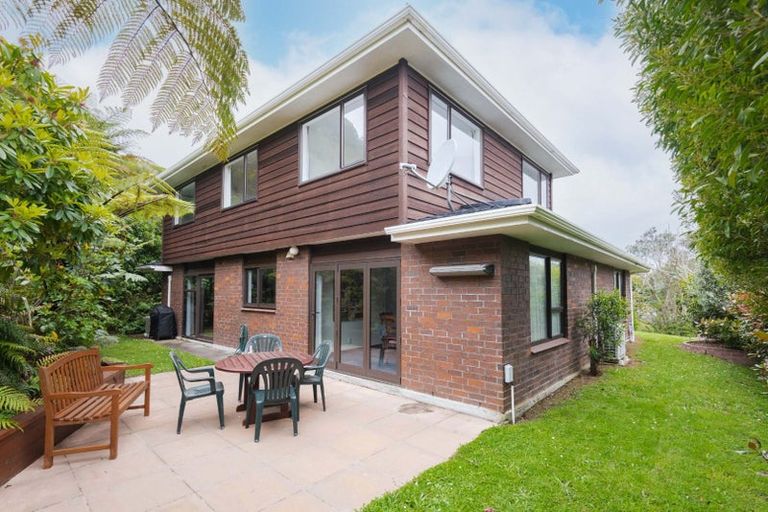 Photo of property in 39 Thatcher Crescent, Crofton Downs, Wellington, 6035