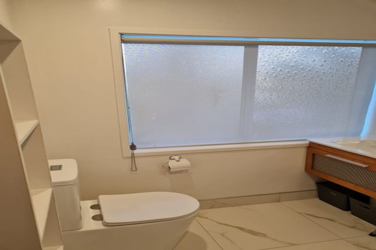 Photo of property in 74 Churchill Road, Cockle Bay, Auckland, 2014