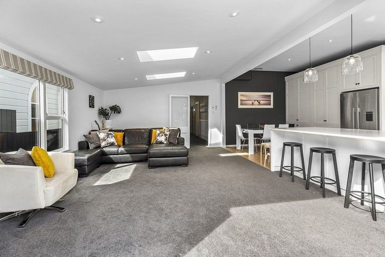 Photo of property in 56 Derwent Street, Island Bay, Wellington, 6023