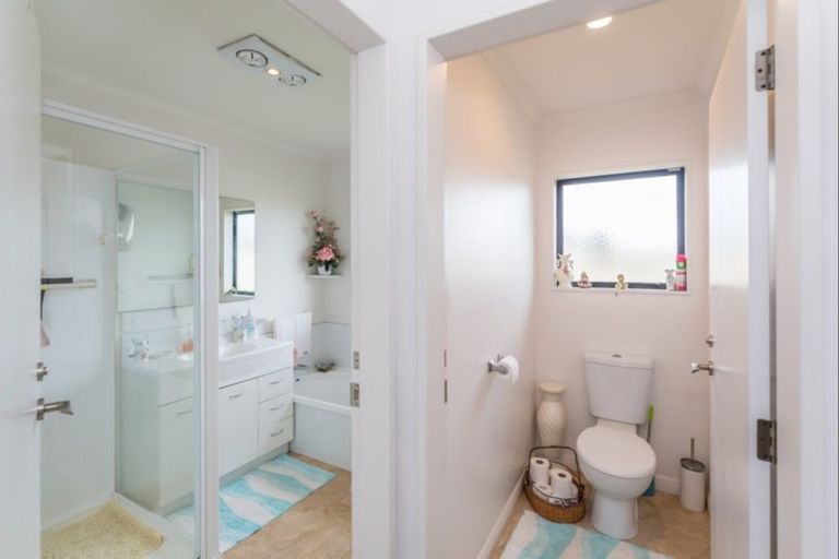 Photo of property in 12 Belle Maison Court, Levin, 5510