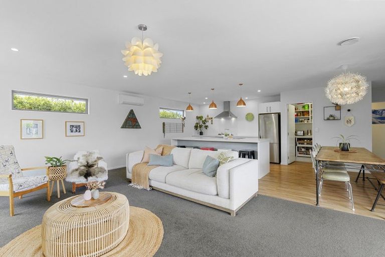 Photo of property in 15 Whitau Place, Marshland, Christchurch, 8083