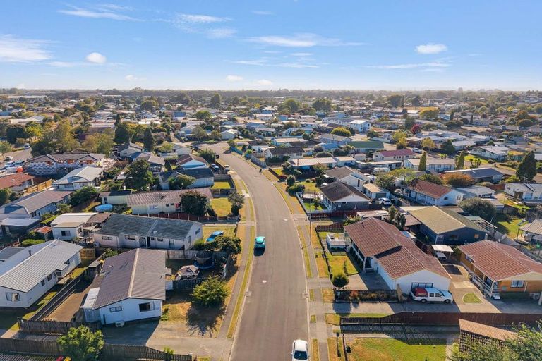 Photo of property in 12 Kentucky Crescent, Nawton, Hamilton, 3200