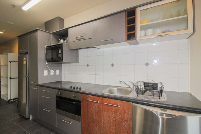 Photo of property in Atrium Towers, 8f/154 The Terrace, Wellington Central, Wellington, 6011