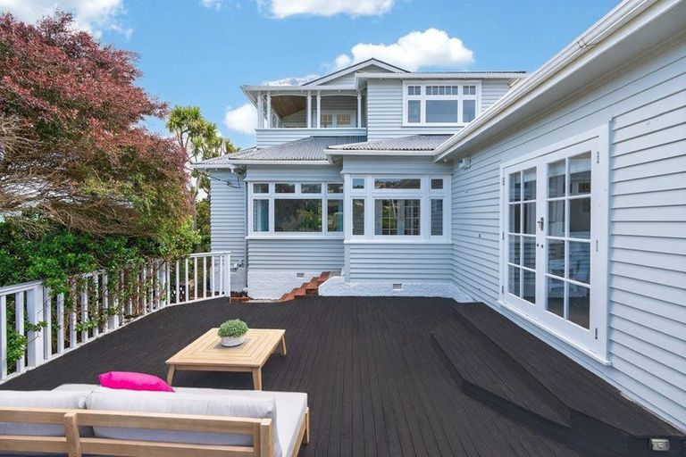 Photo of property in 49 Tio Tio Road, Miramar, Wellington, 6022