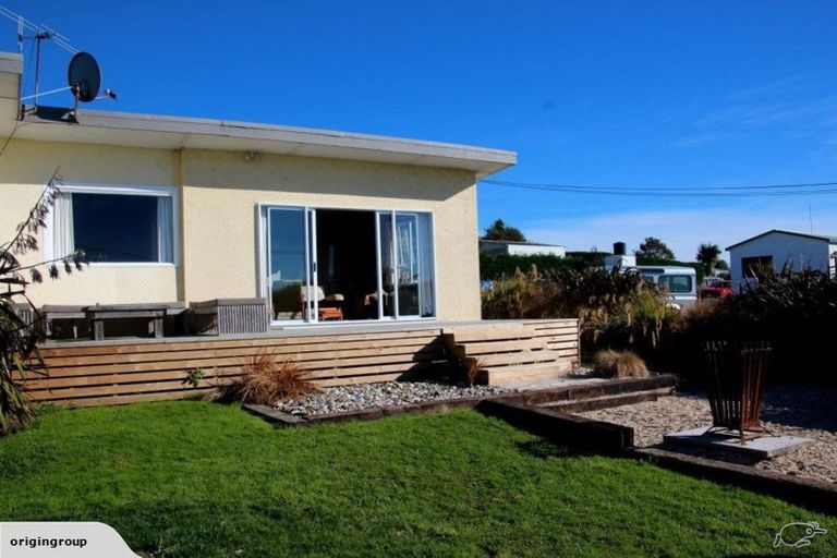 Photo of property in 1 Magdala Street, Kakanui, Oamaru, 9495