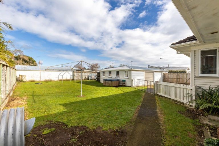 Photo of property in 120 Cutfield Road, Westown, New Plymouth, 4310