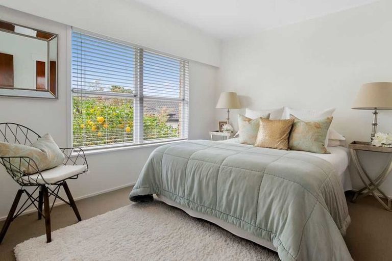 Photo of property in 1/58 Arran Road, Browns Bay, Auckland, 0630