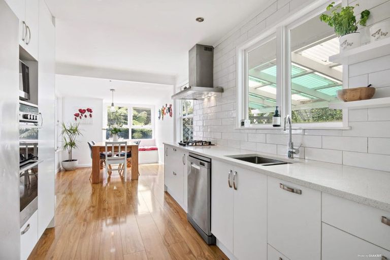 Photo of property in 36 Weatherly Road, Torbay, Auckland, 0630