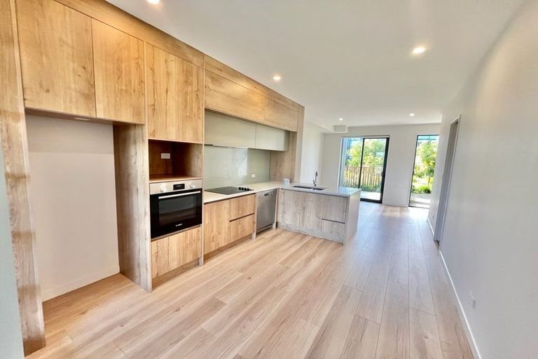 Photo of property in 96 Tarapuka Road, Westgate, Auckland, 0814