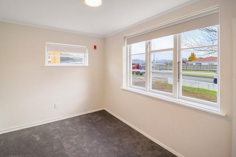 Photo of property in 2 Argyle Grove, Trentham, Upper Hutt, 5018