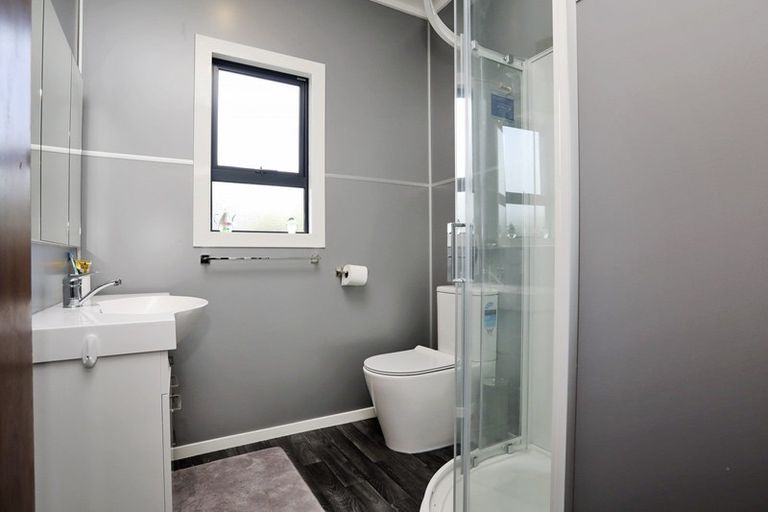 Photo of property in 21 Renfrew Street, Waikiwi, Invercargill, 9810