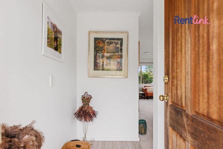 Photo of property in 18 Lysaght Place, Welcome Bay, Tauranga, 3112