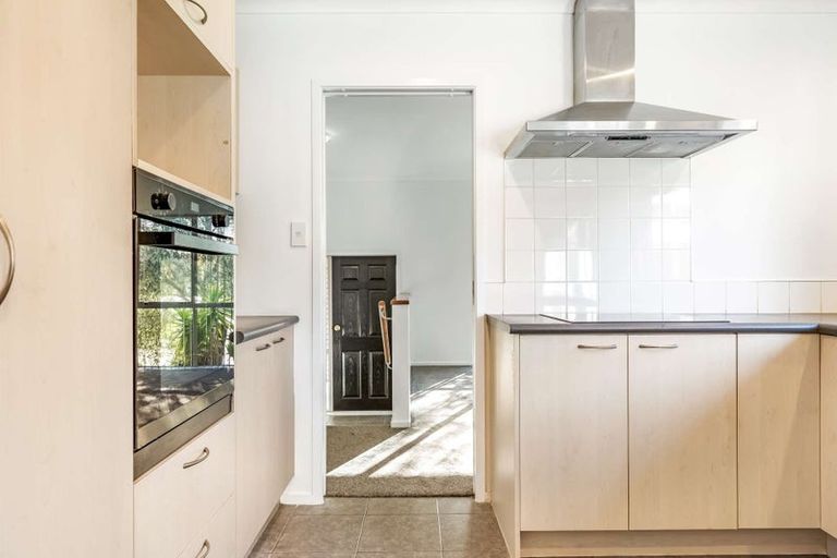 Photo of property in 6 Bibury Avenue, Henderson, Auckland, 0612