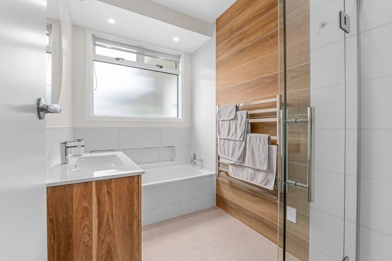 Photo of property in 81 Vardon Road, St Andrews, Hamilton, 3200