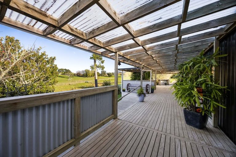Photo of property in 979 Kaipara Flats Road, Kaipara Flats, Warkworth, 0984