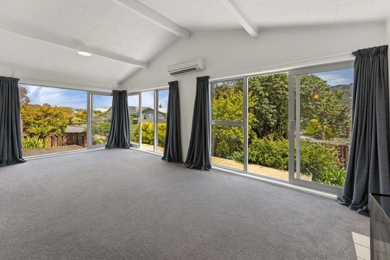Photo of property in 30 Shanly Street, Brown Owl, Upper Hutt, 5018