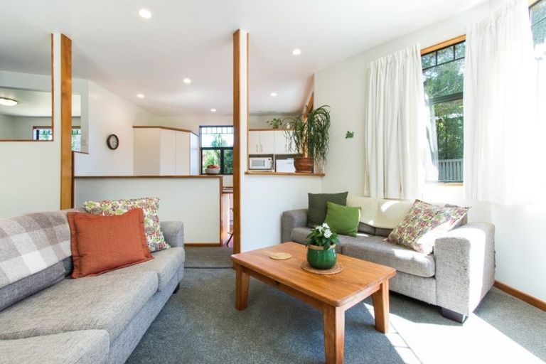 Photo of property in 16 Hebe Place, Birkenhead, Auckland, 0626