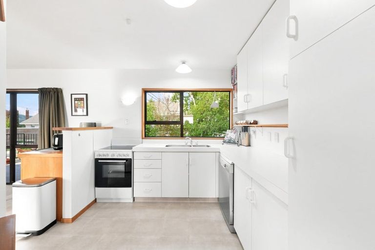 Photo of property in 433 Cashmere Road, Westmorland, Christchurch, 8025