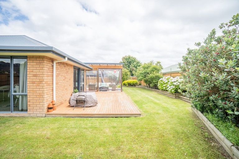 Photo of property in 8 Nevada Way, Kelvin Grove, Palmerston North, 4414