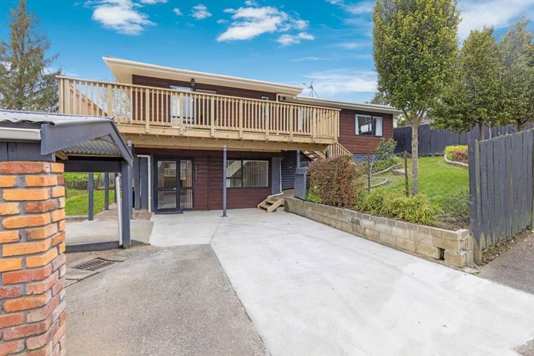 Photo of property in 2/9 Choice Avenue, Henderson, Auckland, 0612