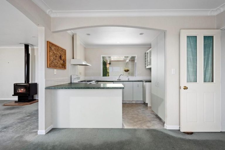 Photo of property in 22 Lucerne Place, Welcome Bay, Tauranga, 3112