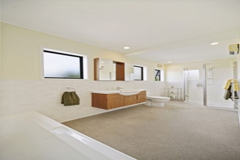 Photo of property in 1/81 Uxbridge Road, Cockle Bay, Auckland, 2014