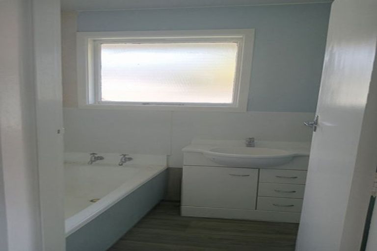 Photo of property in 2/15 Harakeke Street, Riccarton, Christchurch, 8011