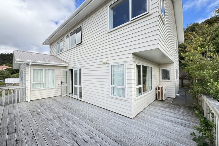 Photo of property in 20 Chastudon Place, Tawa, Wellington, 5028