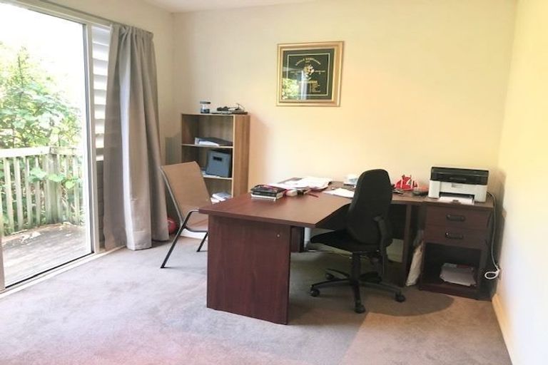 Photo of property in 1 Paterson Mews, Browns Bay, Auckland, 0630