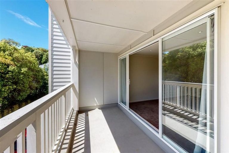 Photo of property in 2/57 Simla Crescent, Khandallah, Wellington, 6035