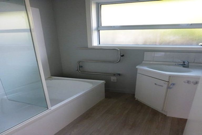 Photo of property in 19 Canberra Place, Redwood, Christchurch, 8051