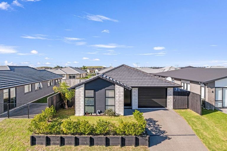 Photo of property in 8 Wawai Drive, Papamoa Beach, Papamoa, 3118
