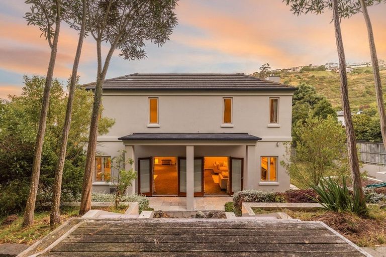 Photo of property in 16 Basil Place, Mount Pleasant, Christchurch, 8081