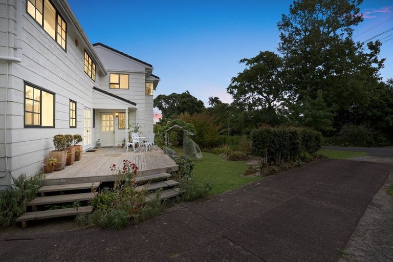 Photo of property in 14 Traffic Road, Greenhithe, Auckland, 0632