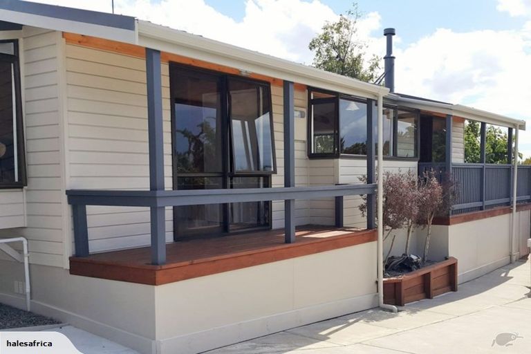 Photo of property in 8 Vincent Drive, Levin, 5510