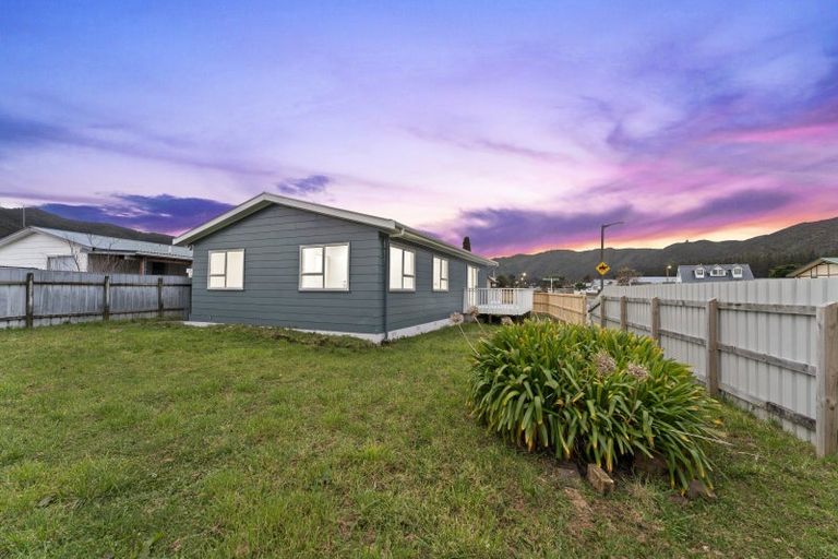 Photo of property in 1 Weymouth Grove, Wainuiomata, Lower Hutt, 5014