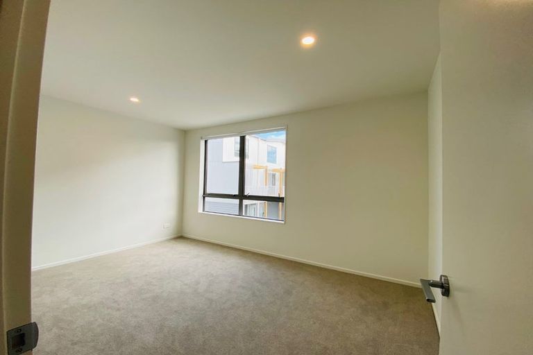 Photo of property in 588e Te Atatu Road, Te Atatu Peninsula, Auckland, 0610