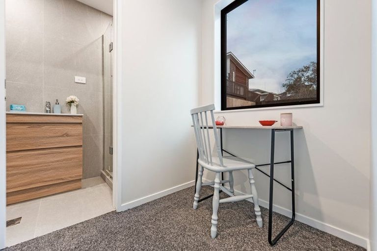 Photo of property in 4202e Great North Road, Glendene, Auckland, 0602