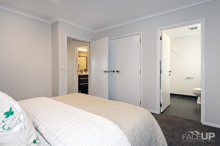 Photo of property in 87 Glidepath Road, Hobsonville, Auckland, 0616