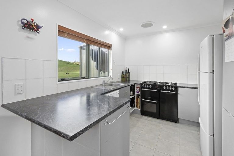 Photo of property in 94a Valley Road, Hikurangi, 0114