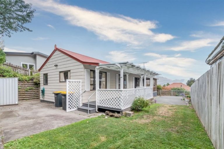 Photo of property in 20 Voelas Road, Lyttelton, 8082
