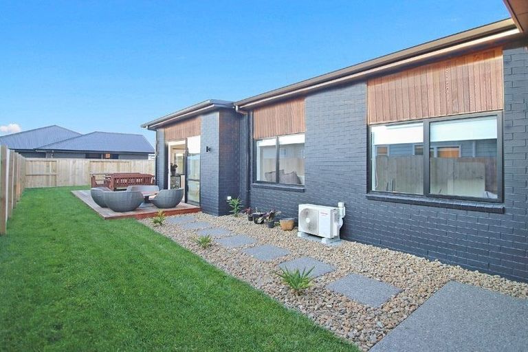 Photo of property in 22 Awatira Drive, Papamoa Beach, Papamoa, 3118
