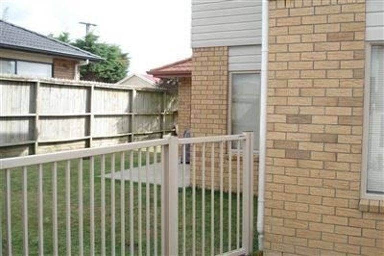 Photo of property in 5 Richard Hill Close, Fairview Heights, Auckland, 0632