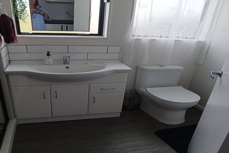 Photo of property in 16 Hunter Street, Westport, 7825