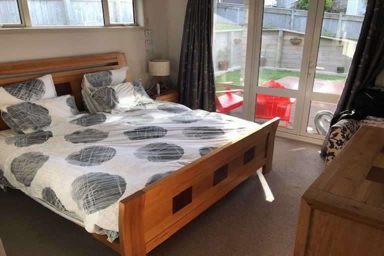 Photo of property in 4 Kaweka Close, Aotea, Porirua, 5024