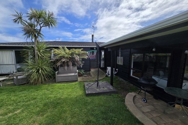 Photo of property in 70b Eatwell Avenue, Paraparaumu Beach, Paraparaumu, 5032