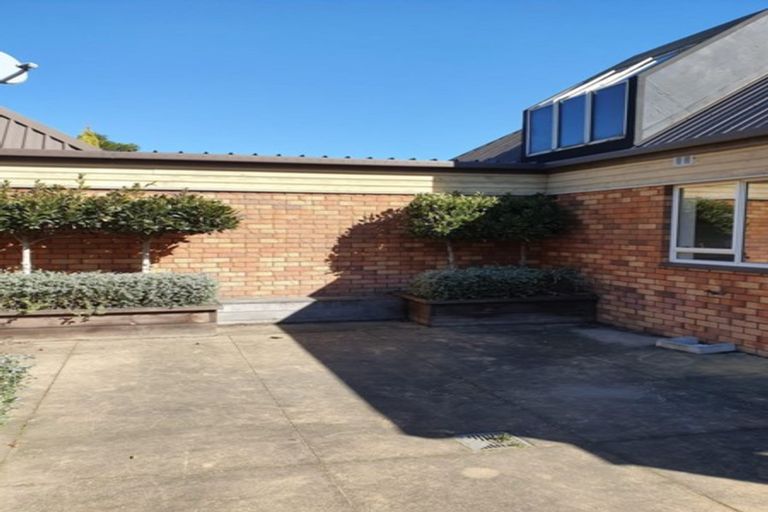 Photo of property in 4a Kent Lodge Avenue, Avonhead, Christchurch, 8042
